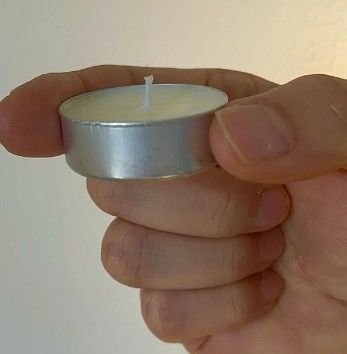 
Peso y medidas
✔ Peso total: 20g✔ Dimensiones: 3.8cm Largo / 3.8cm Ancho / 1.5cm Alto
Fabricación artesanal y ecológica
✔ Cera de soja 100% vegetal, de combustión limpia y sostenible.✔ Sin aroma.
📦 Envío rápido
Recíbelo en 48-72h.

 